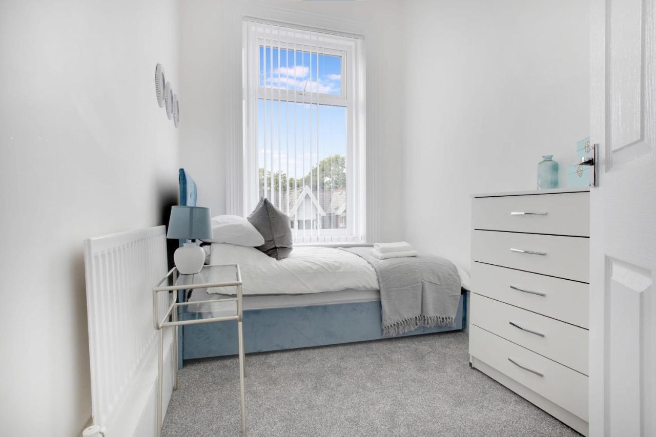Stunning 4-Bedroom, 2 Bathrooms In Sunderland Sunderland  Ngoại thất bức ảnh