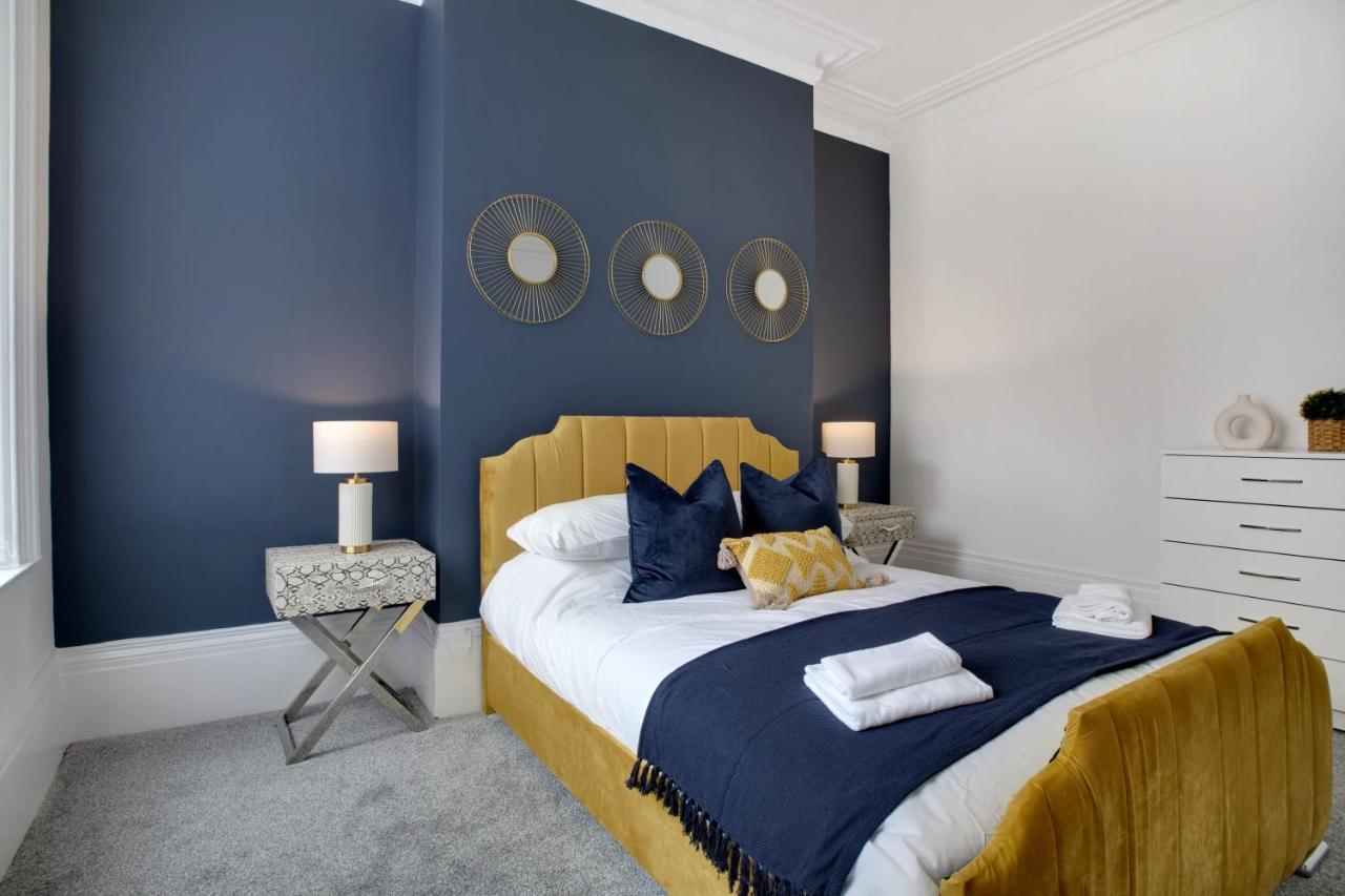 Stunning 4-Bedroom, 2 Bathrooms In Sunderland Sunderland  Ngoại thất bức ảnh