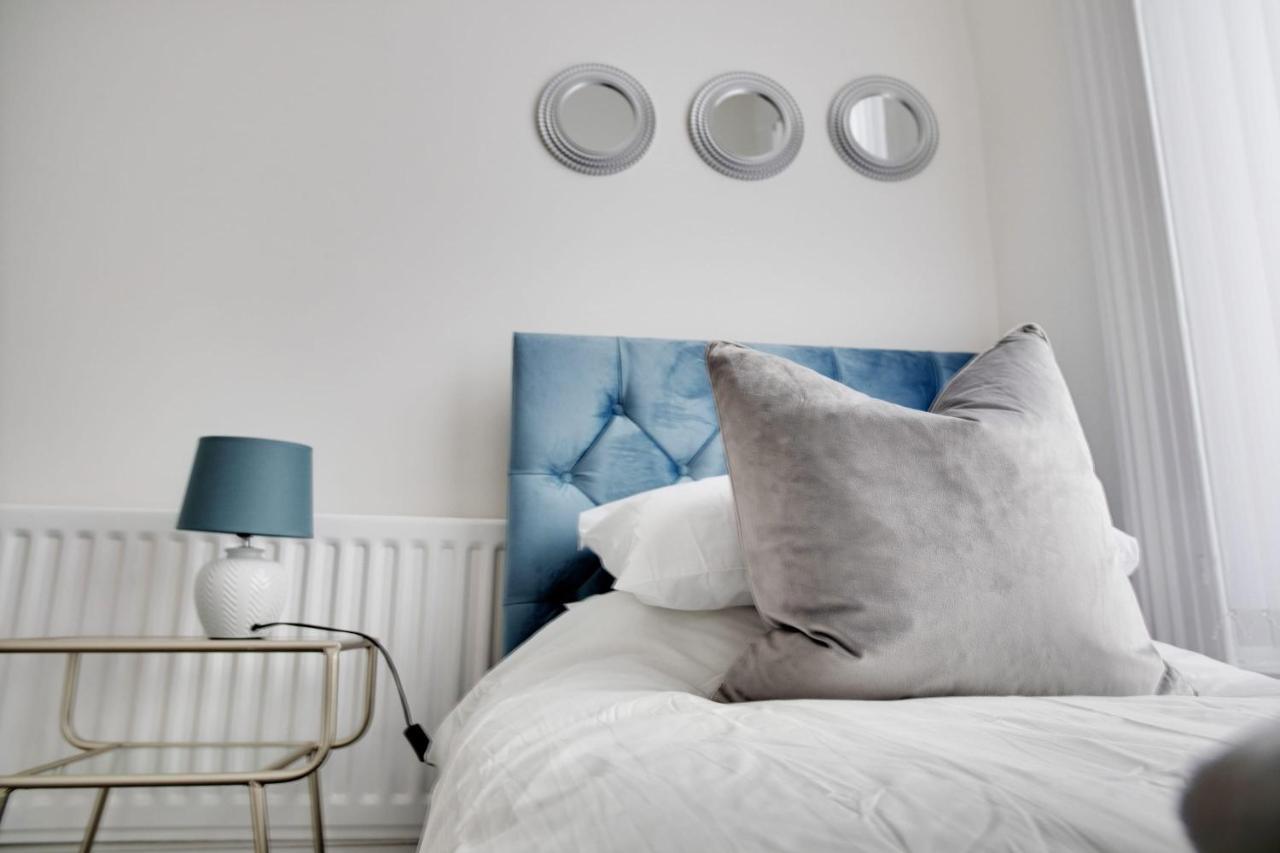 Stunning 4-Bedroom, 2 Bathrooms In Sunderland Sunderland  Ngoại thất bức ảnh